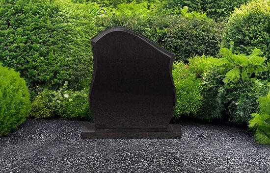 Melns granīta kapu piemineklis KKP30
